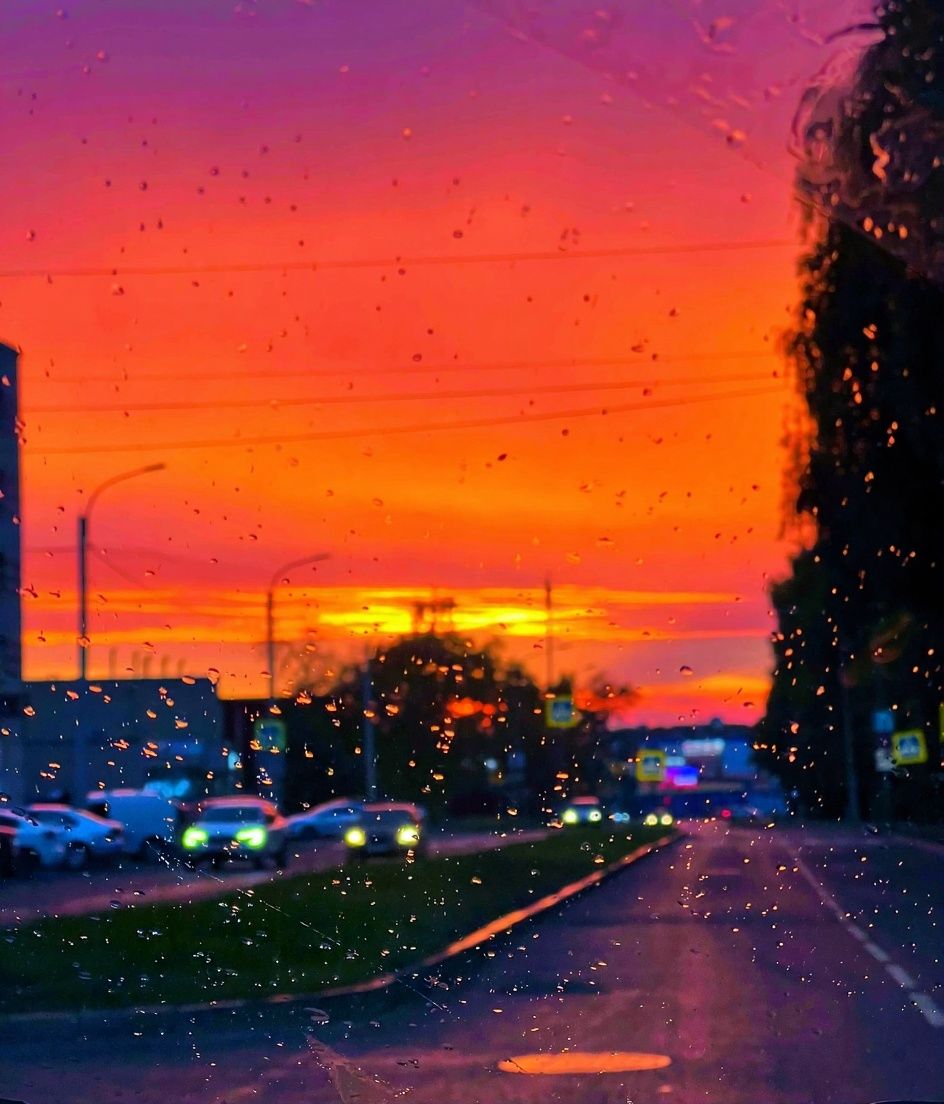Screwdriver – Transform this sunset street scene with bright, vibrant GTA 5 visual style while carefully preserving the original au…